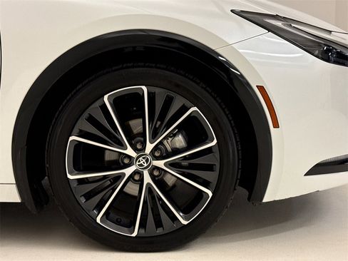 Used 2024 Toyota Prius XLE image 7