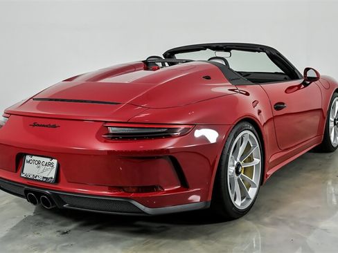Used 2019 Porsche 911 Speedster RWD image 9