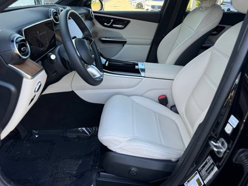 Used 2024 Mercedes-Benz GLC 300 image 26
