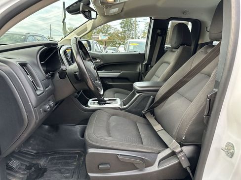 Used 2022 Chevrolet Colorado LT w/ Fleet Safety Package image 11