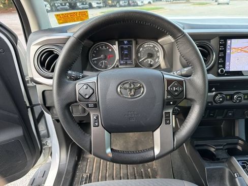 Used 2020 Toyota Tacoma SR5 RWD image 14