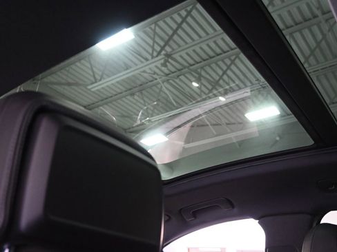 Used 2018 Porsche Macan S image 30