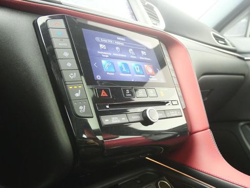 Used 2025 INFINITI QX50 Sport image 26