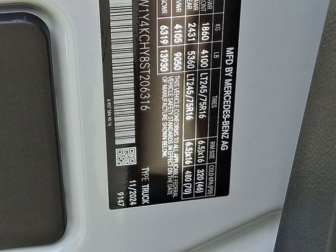 Used 2025 Mercedes-Benz Sprinter 2500 image 27