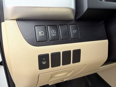 Used 2017 Toyota Highlander XLE FWD image 33