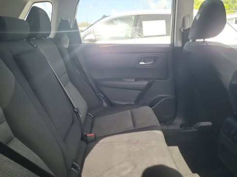 Used 2024 Nissan Rogue SV FWD image 16