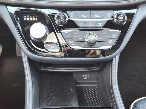 New 2026 Chrysler Pacifica Limited image 15