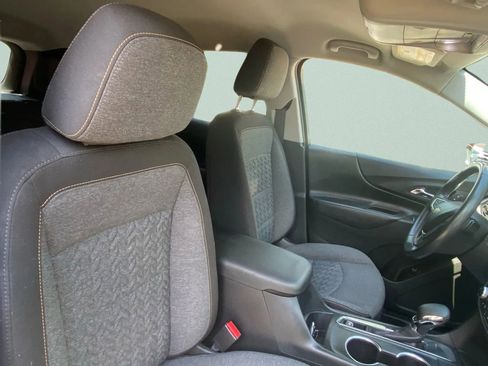 Used 2022 Chevrolet Equinox LT w/ Driver Convenience Package image 13