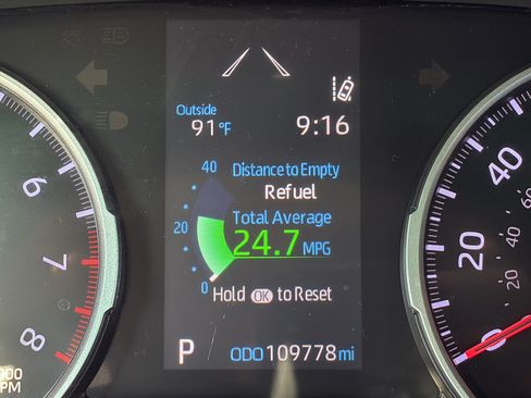 Used 2022 Toyota RAV4 LE FWD image 24