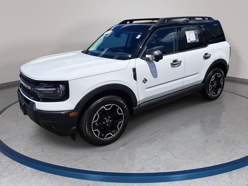 Used 2025 Ford Bronco Sport Outer Banks w/ Outer Banks Tech Package+ AWD/4WD image 1