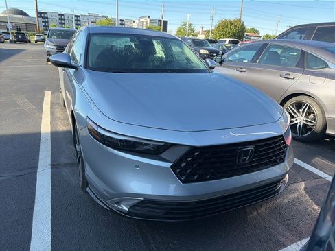 Used 2023 Honda Accord Touring image 5