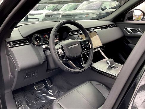New 2025 Land Rover Range Rover Velar Dynamic SE image 8