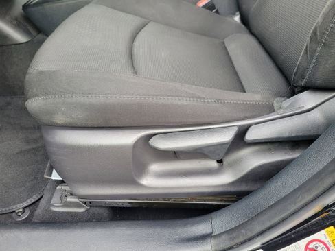 Used 2022 Toyota Prius L Eco image 24