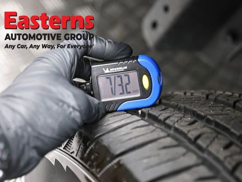 Used 2025 Jeep Wrangler Unlimited Sahara AWD/4WD image 28