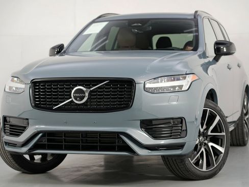 Used 2023 Volvo XC90 T8 Ultimate image 3
