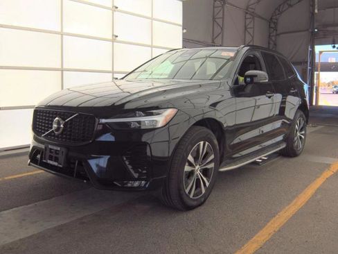 Used 2024 Volvo XC60 B5 Core AWD/4WD image 1