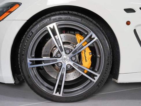 Used 2014 Maserati GranTurismo Coupe RWD image 17