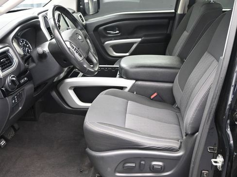 Used 2021 Nissan Titan SV w/ SV Convenience Package image 14