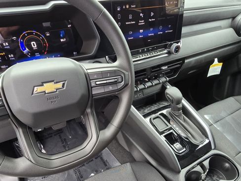 Used 2024 Chevrolet Colorado W/T w/ Technology Package image 35