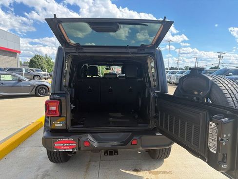 Used 2021 Jeep Wrangler Unlimited Sahara w/ Cold Weather Group AWD/4WD image 8