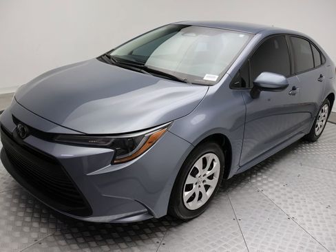 Used 2024 Toyota Corolla LE FWD image 2