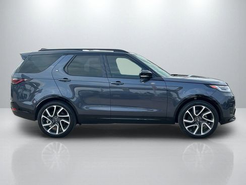 Used 2024 Land Rover Discovery Dynamic SE AWD/4WD image 4