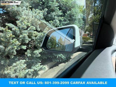 Used 2023 Tesla Model Y Performance AWD/4WD image 19