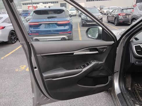 Used 2024 Kia Seltos LX AWD/4WD image 11