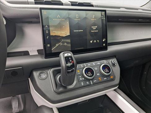 New 2025 Land Rover Defender 110 X-Dynamic SE image 12