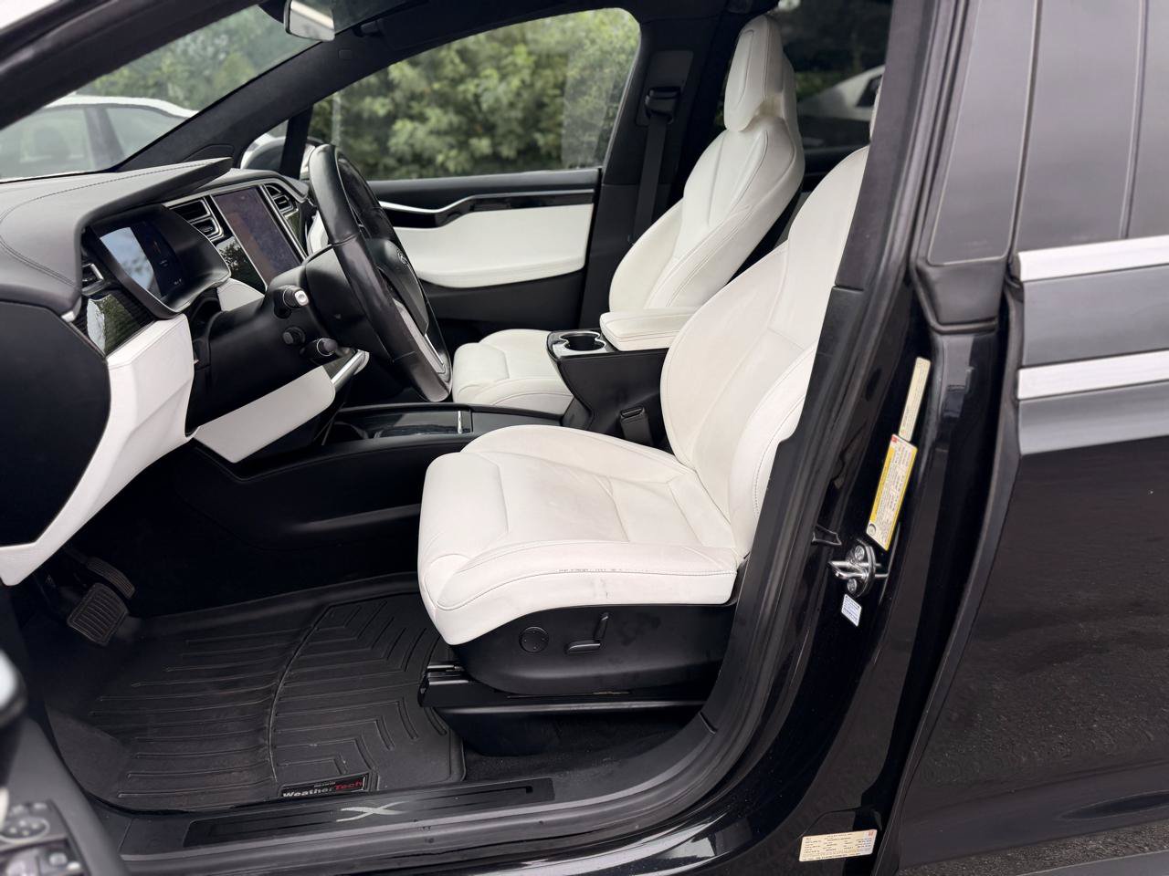 Used 2017 Tesla Model X 75D AWD/4WD image 28
