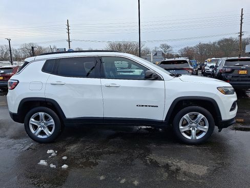 Certified 2023 Jeep Compass Latitude w/ Convenience Group image 7
