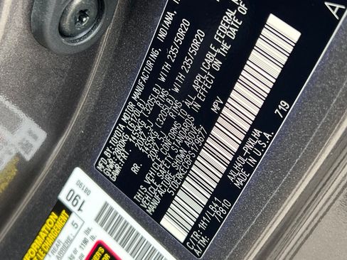 Certified 2023 Toyota Sienna Platinum image 34