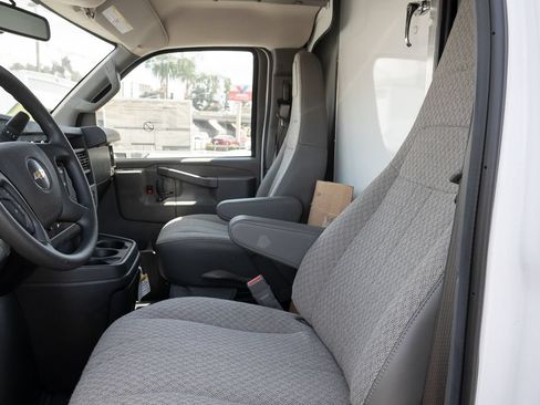 Used 2024 Chevrolet Express 3500 w/ Power Convenience Package RWD image 17