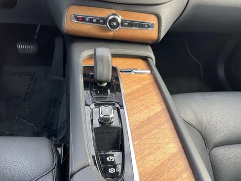 Used 2024 Volvo XC90 B5 Plus image 63