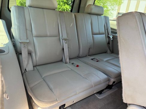Used 2010 Chevrolet Suburban LT AWD/4WD image 32