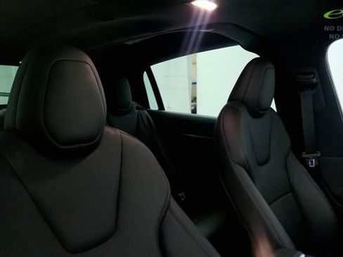 Used 2022 Tesla Model X AWD/4WD image 32