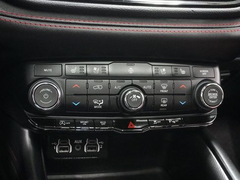 Certified 2024 Dodge Durango GT image 28