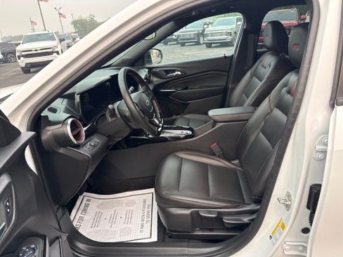 Used 2025 Chevrolet Trax RS w/ Sunroof Package FWD image 15
