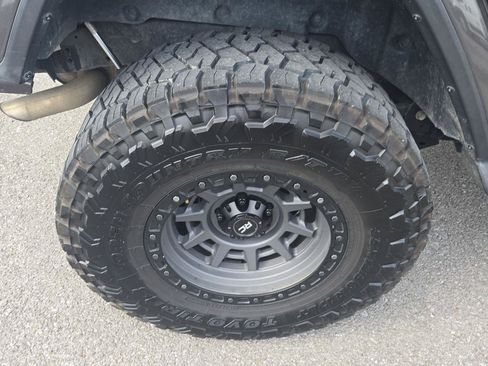 Used 2018 Jeep Wrangler Unlimited Sahara AWD/4WD image 10