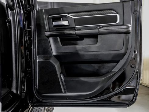Used 2025 RAM 2500 Big Horn AWD/4WD image 37