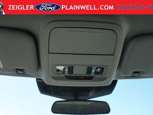 Used 2023 Ford Explorer XLT w/ Equipment Group 202A AWD/4WD image 31