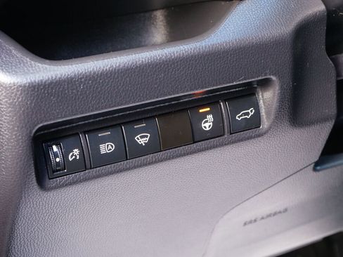 Used 2021 Toyota RAV4 XLE Premium image 20