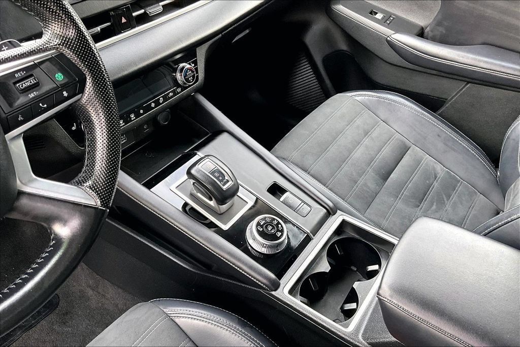 Used 2024 Mitsubishi Outlander SE AWD/4WD image 15