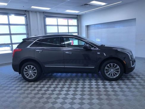 Used 2017 Cadillac XT5 Luxury w/ Driver Awareness Package AWD/4WD image 36