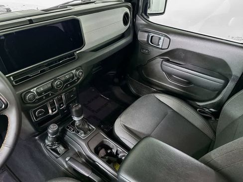 Used 2024 Jeep Wrangler Sport S image 11