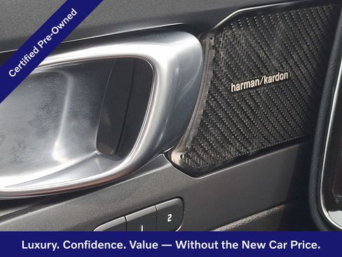 Certified 2022 Volvo XC40 T5 R-Design w/ Advanced Package AWD/4WD image 25