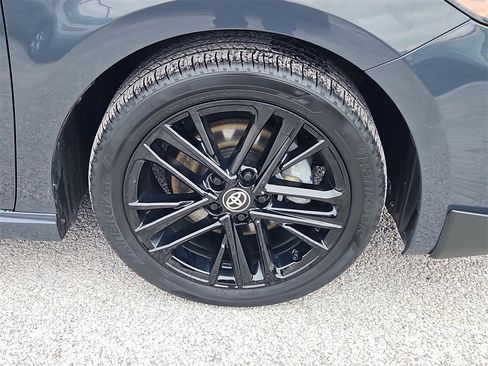 Used 2025 Toyota Camry SE w/ Convenience Package image 10