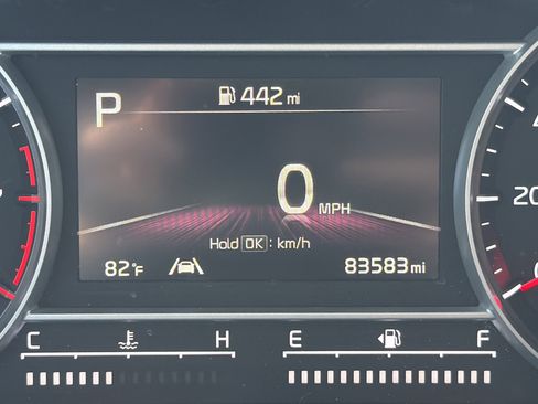 Used 2021 Kia Sorento LX image 2