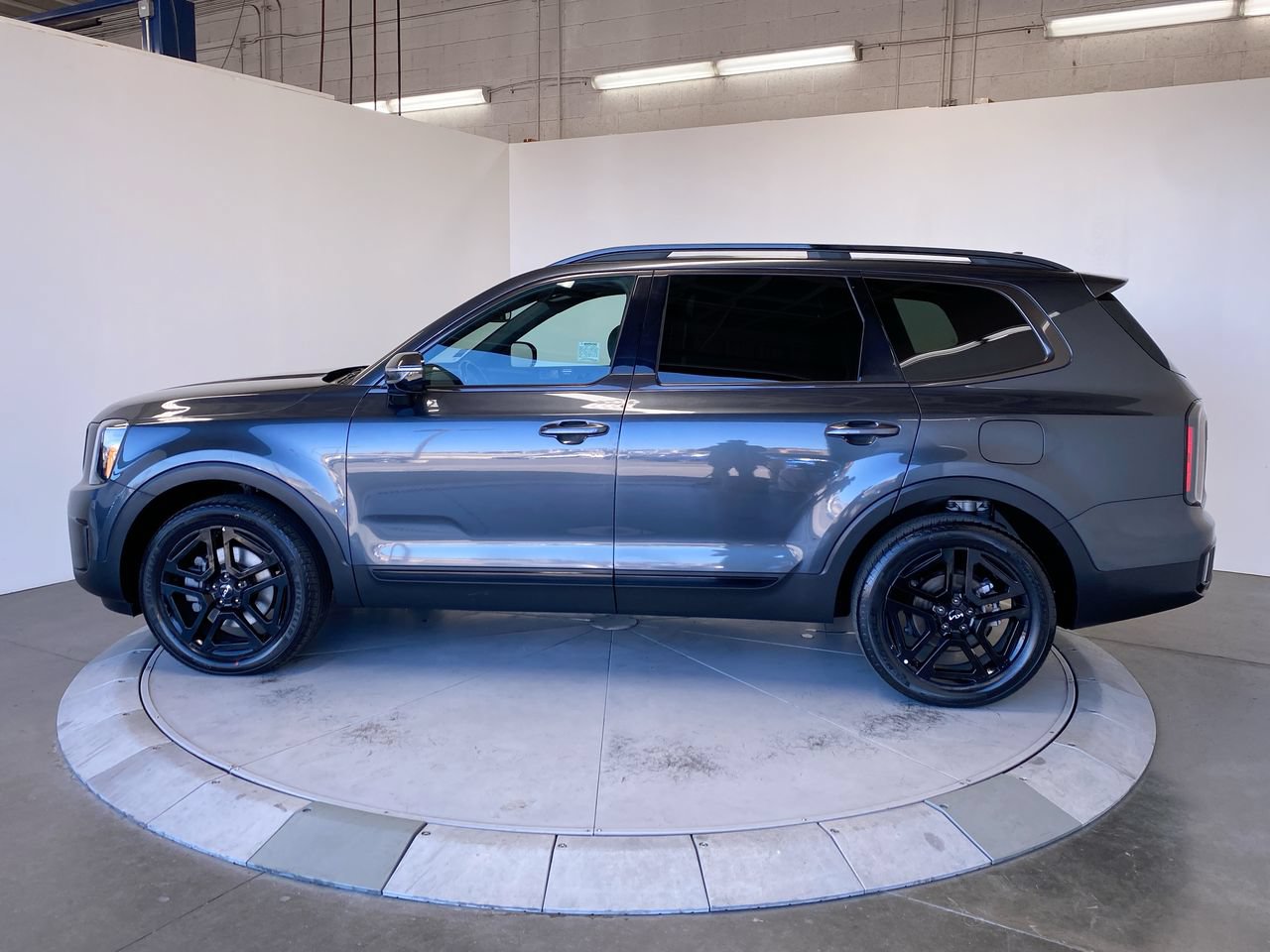 Certified 2024 Kia Telluride SX X-Line AWD/4WD image 2