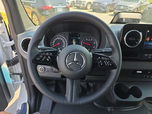 New 2025 Mercedes-Benz Sprinter 2500 image 25